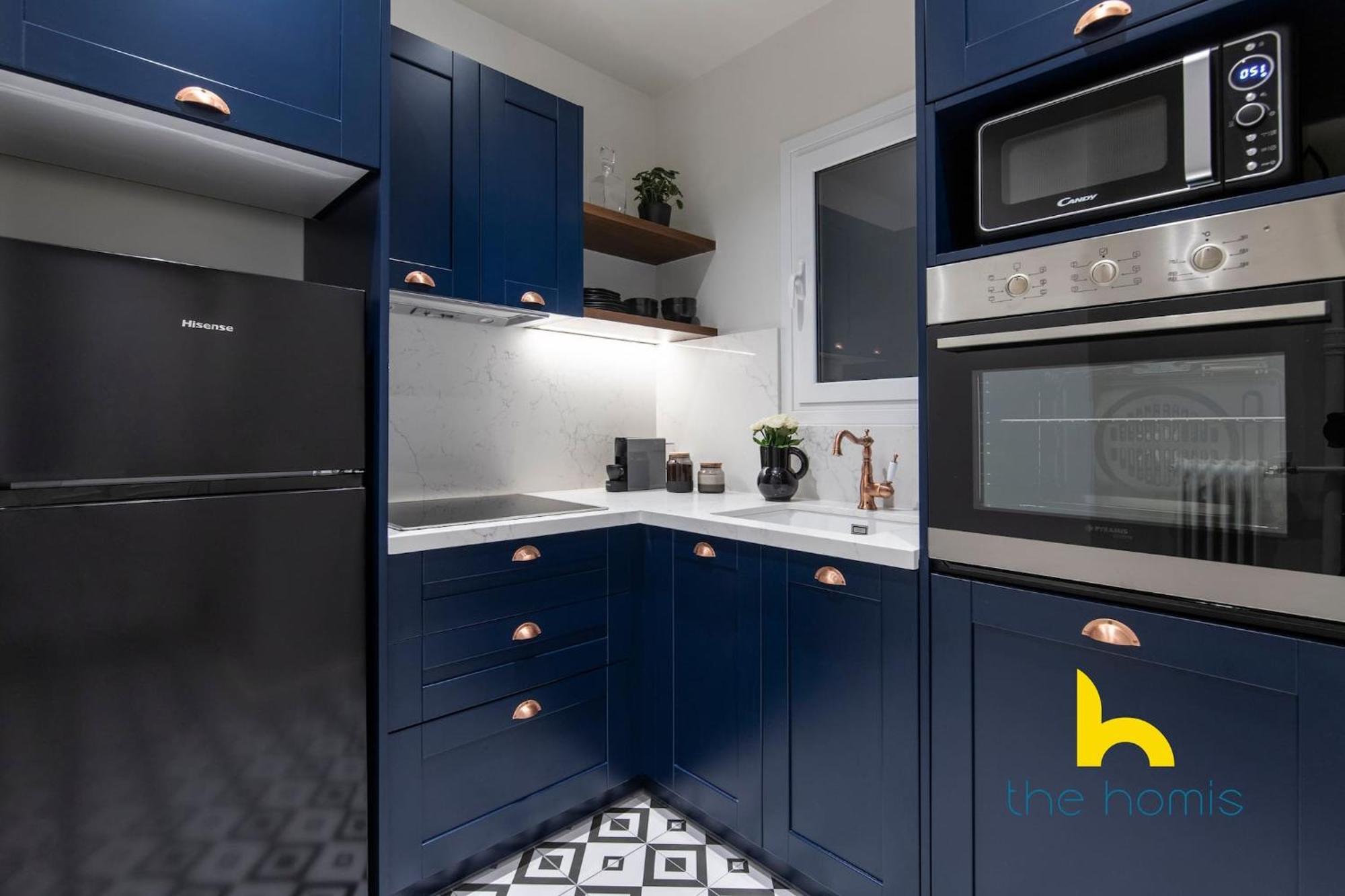 Athenian Elegance, Ensuite Whirlpool & Fireplace Near Acropolis *